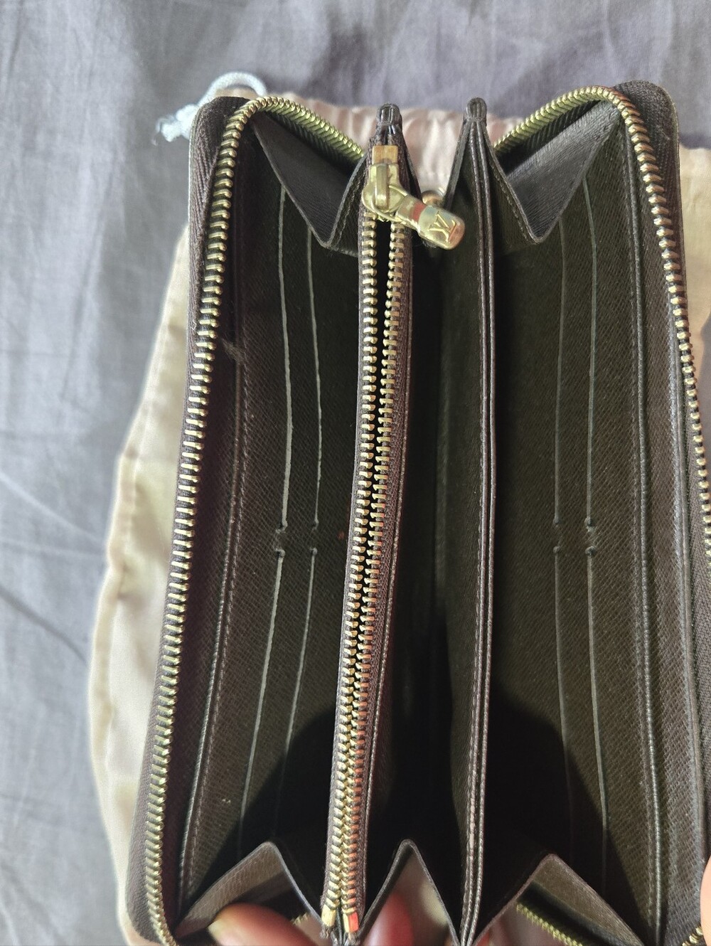 Louis Vuitton Wallet - Picture 5 of 13